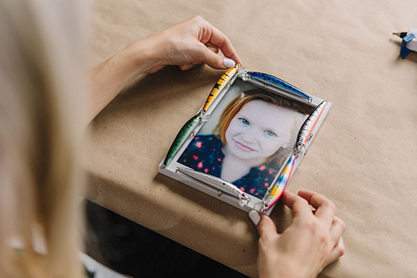 Placing photo in the frame